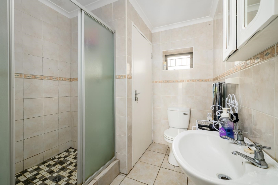 8 Bedroom Property for Sale in Summerstrand Eastern Cape